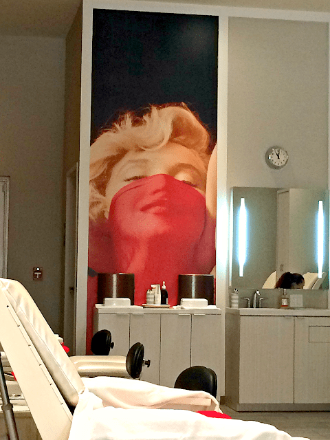 marilyn-monroe-spas-nail-lounge-interior