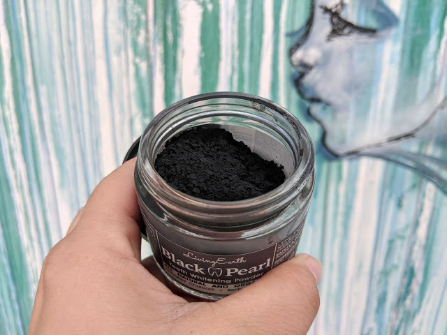 Living Earth Black Pearl Teeth Whitening Powder 