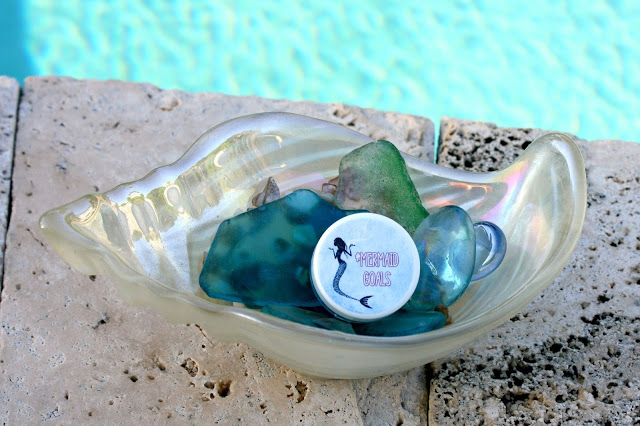 Comet Comforts Mermaid Beauty Box Review & Giveaway Darling Girl Cosmetics Eyeshadow