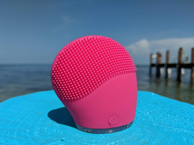 Holistic Beauties BFF Large Nibbles Side