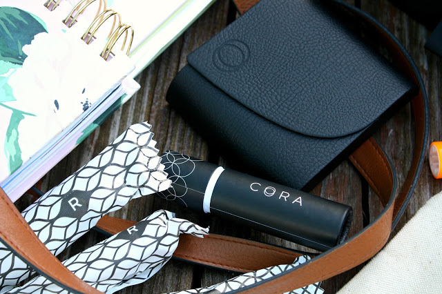 Cora Organic Tampons little black clutch