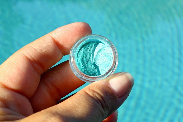 Comet Comforts Mermaid Beauty Box Review & Giveaway Darling Girl Cosmetics Eyeshadow in #MermaidGoals