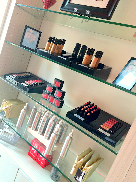 marilyn-monroe-spas-makeup-line